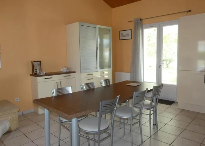 Maison Lumineuse Avec Jardin - 4 Personnes - Fr-1-540-286