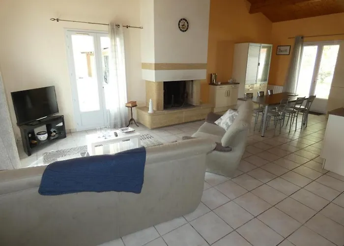 Maison Lumineuse Avec Jardin - 4 Personnes - Fr-1-540-286