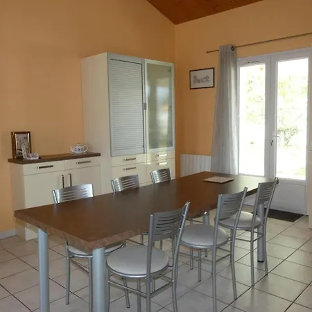 Maison Lumineuse Avec Jardin - 4 Personnes - Fr-1-540-286