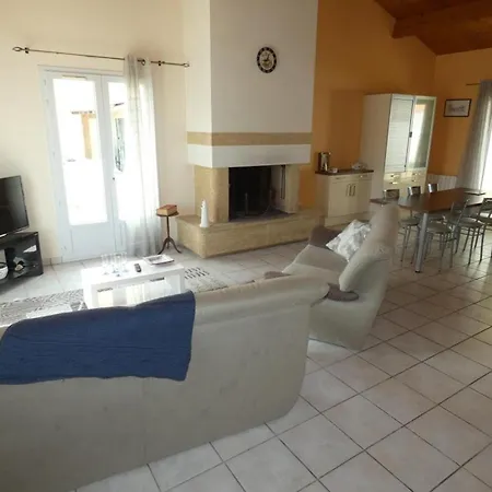 Maison Lumineuse Avec Jardin - 4 Personnes - Fr-1-540-286